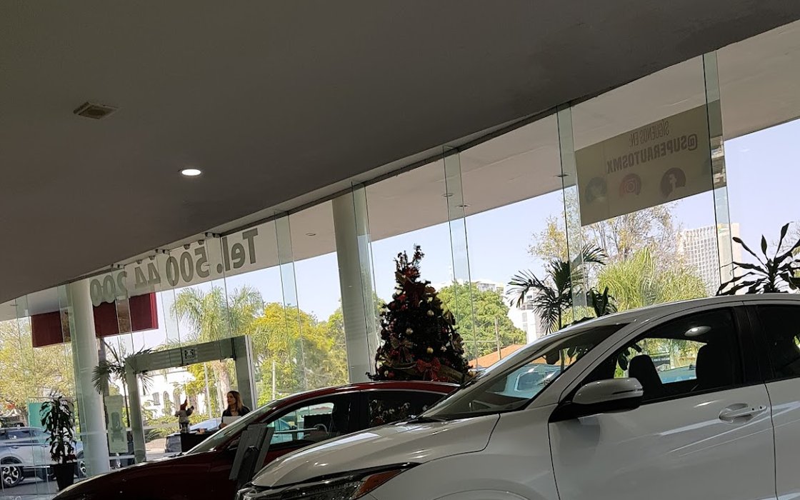  Honda Magno  opiniones, fotos, número de teléfono y dirección de Servicios automotrices (Guadalajara)
